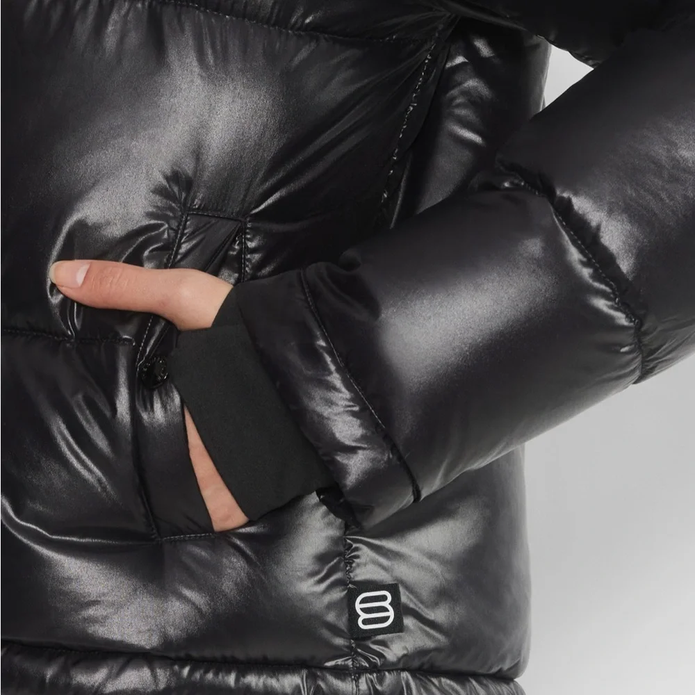 Aritzia The Super RePuff Shorty, Hi-Gloss - Picture 6 of 14